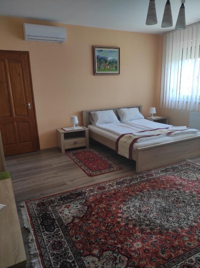 Maros Vendeghaz Hotel Mórahalom Екстериор снимка